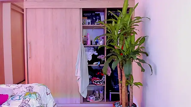 Snapshot of aldrinwhite chatting on November 23, 2025, 1:43 pm aldrinwhite online show from November 23, 2025, 1:43 pm