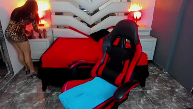 Snapshot of KateTompson_ chatting on November 20, 2025, 8:42 pm KateTompson online show from November 20, 2025, 8:42 pm