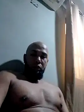 Snapshot of Frankie0880 chatting on December 22, 2025, 11:32 am Frankie0880 online show from December 22, 2025, 11:32 am