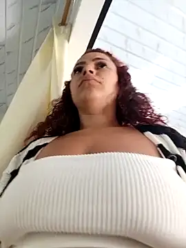 Mommy-Hot online show from October 9, 2025, 1:11 pm