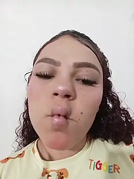 Mommy-Hot online show from April 20, 2026, 1:56 pm
