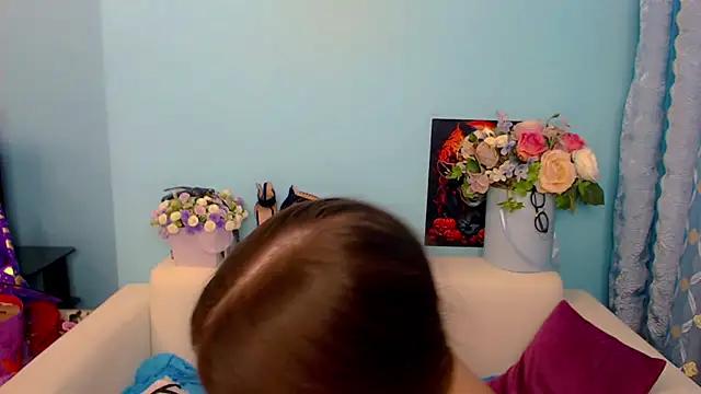 LindaaLu online show from December 19, 2024, 7:51 am