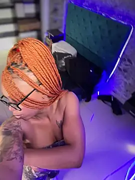 Melany Williams online show from December 2, 2025, 1:02 pm