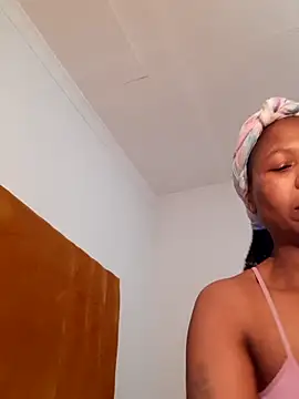 Snapshot of realsquirter chatting on November 19, 2025, 10:26 am realsquirter online show from November 19, 2025, 10:26 am