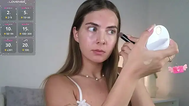 Snapshot of chloi_hes chatting on October 12, 2025, 11:55 am chloi hes online show from October 12, 2025, 11:55 am