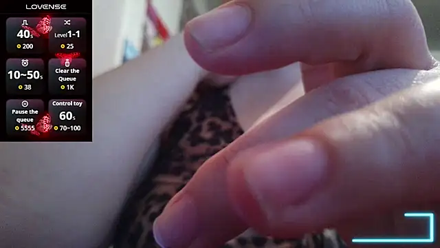Snapshot of Cora_Maro chatting on June 19, 2026, 1:17 pm Cora Maro online show from June 19, 2026, 1:17 pm