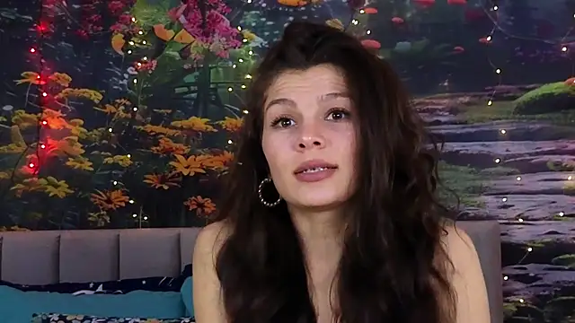 MadameDeFeu online show from January 14, 2025, 7:59 am