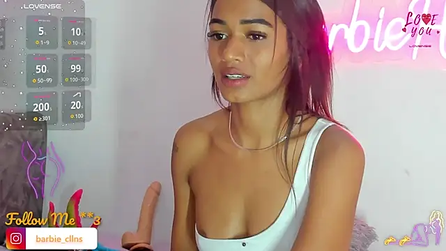 Snapshot of BarbieHotLaura chatting on October 9, 2025, 1:39 am BarbieHotLaura online show from October 9, 2025, 1:39 am