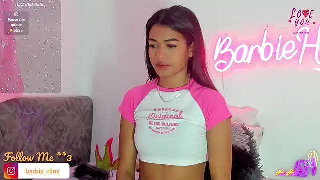 Snapshot of BarbieHotLaura chatting on October 8, 2025, 1:34 pm BarbieHotLaura online show from October 8, 2025, 1:34 pm