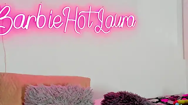 BarbieHotLaura online show from September 18, 2025, 10:02 pm
