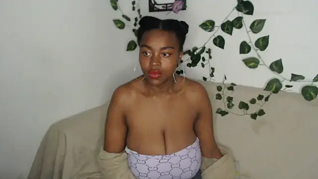 Snapshot of lyssyhorny chatting on October 1, 2025, 2:17 am lyssyhorny online show from October 1, 2025, 2:17 am
