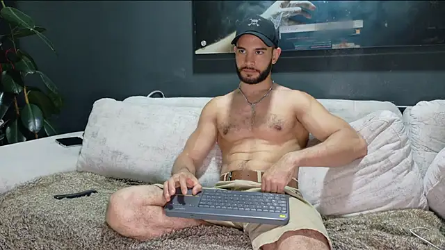 Snapshot of Crhis_N_Derek chatting on November 8, 2025, 3:43 am Crhis N Derek online show from November 8, 2025, 3:43 am