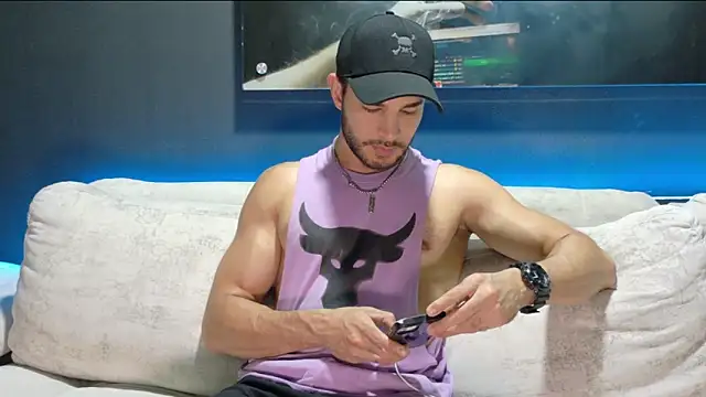 Snapshot of Crhis_N_Derek chatting on October 23, 2025, 10:08 pm Crhis N Derek online show from October 23, 2025, 10:08 pm