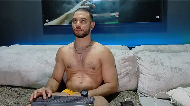 Snapshot of Crhis_N_Derek chatting on October 31, 2025, 3:47 am Crhis N Derek online show from October 31, 2025, 3:47 am