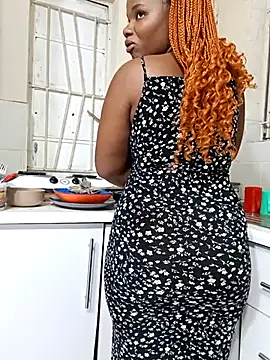 Snapshot of SexyHipsStar chatting on October 14, 2025, 7:47 pm SexyHipsStar online show from October 14, 2025, 7:47 pm