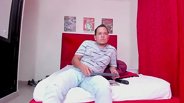 KattiaRose online show from January 29, 2025, 8:56 pm