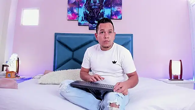 KattiaRose online show from January 14, 2025, 7:53 pm