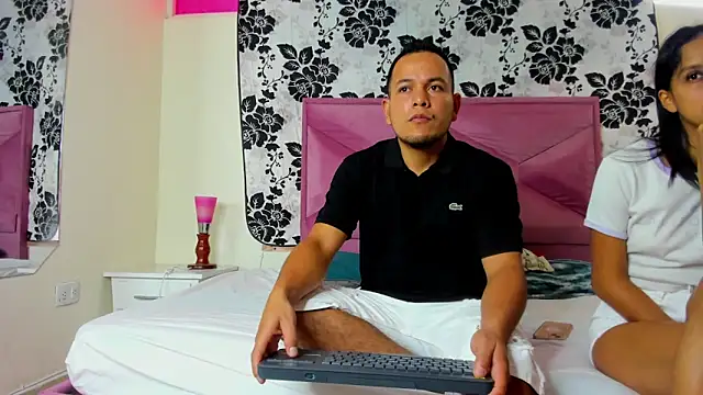 KattiaRose online show from December 25, 2024, 8:28 pm