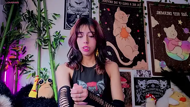 Nyx nayla online show from March 4, 2026, 7:43 pm