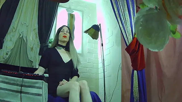 Mary Loon online show from November 8, 2025, 11:03 am