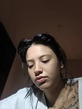 Snapshot of LorenRosse chatting on July 17, 2026, 11:02 pm LorenRosse online show from July 17, 2026, 11:02 pm