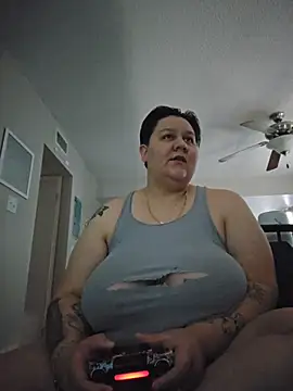 Snapshot of DevilDahm chatting on November 22, 2025, 7:57 pm DevilDahm online show from November 22, 2025, 7:57 pm