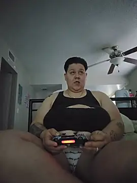 Snapshot of DevilDahm chatting on November 12, 2025, 6:12 pm DevilDahm online show from November 12, 2025, 6:12 pm