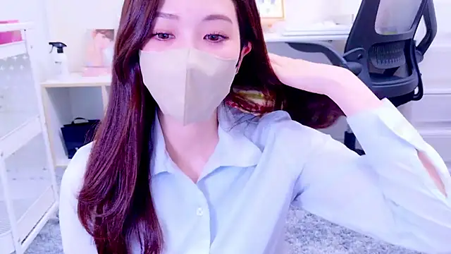 Snapshot of oxo_yuna_oxo chatting on December 4, 2024, 11:24 am oxo yuna oxo online show from December 4, 2024, 11:24 am