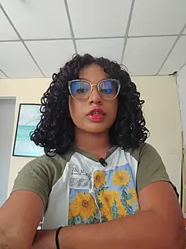 sara sophieee online show from February 11, 2026, 5:24 pm