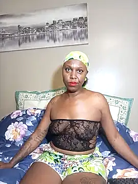 YourDreamLady22 online show from November 17, 2025, 11:03 am