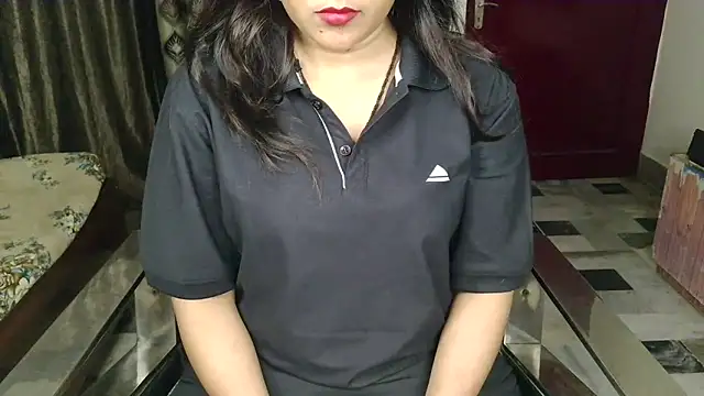 Snapshot of aarushi_sharmaa chatting on October 14, 2025, 5:02 pm aarushi sharmaa online show from October 14, 2025, 5:02 pm