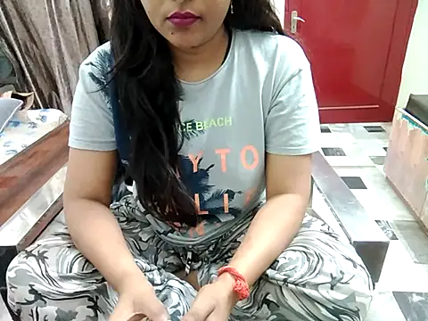 aarushi sharmaa online show from September 24, 2025, 3:46 am