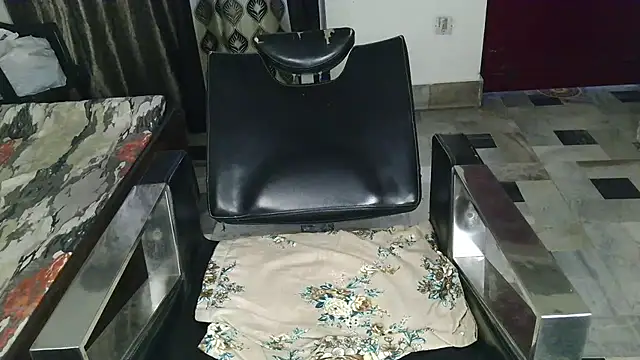 Snapshot of aarushi_sharmaa chatting on October 23, 2025, 5:17 am aarushi sharmaa online show from October 23, 2025, 5:17 am