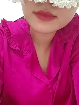 Snapshot of girldam95 chatting on May 18, 2026, 6:51 am girldam95 online show from May 18, 2026, 6:51 am