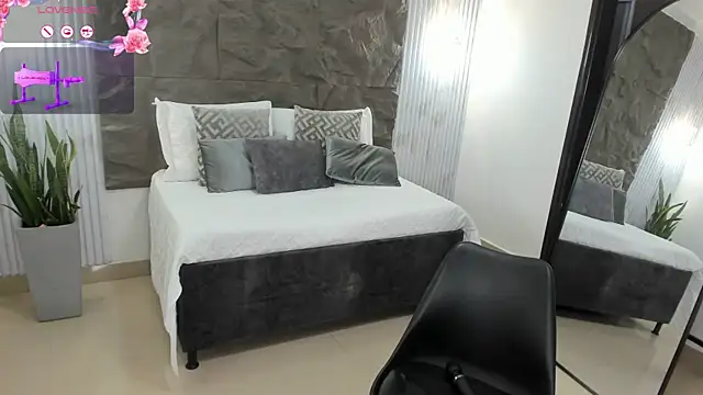 Snapshot of coniie_jhons chatting on June 19, 2026, 12:00 pm coniie jhons online show from June 19, 2026, 12:00 pm