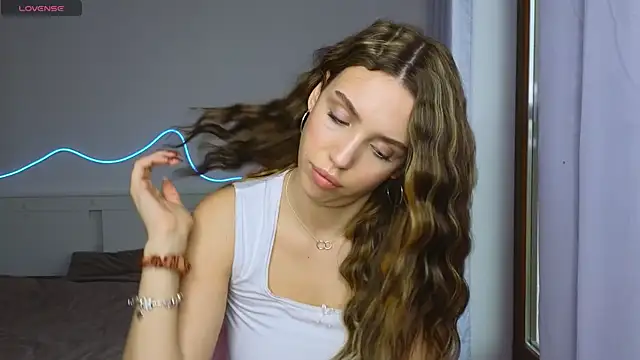 AliceSpark online show from October 11, 2025, 8:37 am