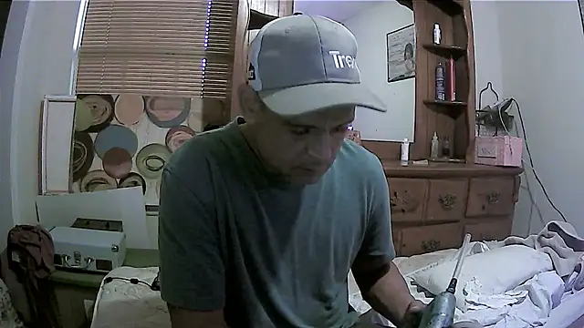 Buffshagswell online show from August 5, 2026, 12:15 am