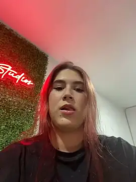Jimena White  online show from February 5, 2025, 3:02 am