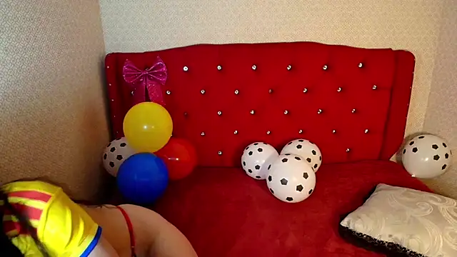 Angelchristix online show from July 7, 2026, 3:04 pm
