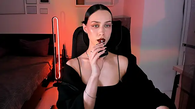 unaericaabistrong online show from May 6, 2026, 8:46 pm