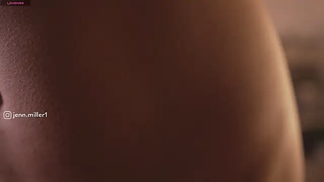 Jennmiiller  online show from April 30, 2026, 12:23 pm