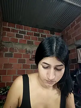 Julix A online show from December 18, 2025, 11:52 pm