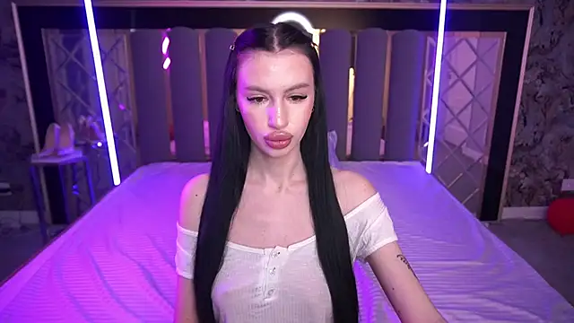 Snow WhiteeeX online show from March 21, 2026, 6:36 am