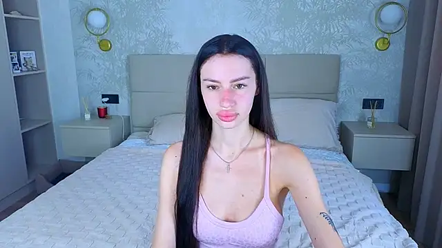 Snow WhiteeeX online show from June 19, 2026, 4:07 am