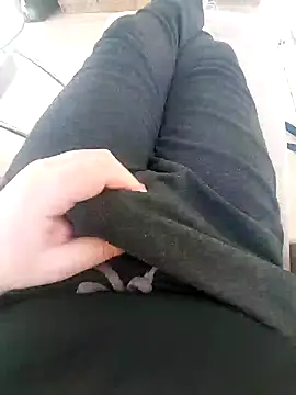 Snapshot of reelciii21 chatting on February 4, 2025, 1:06 pm reelciii21 online show from February 4, 2025, 1:06 pm