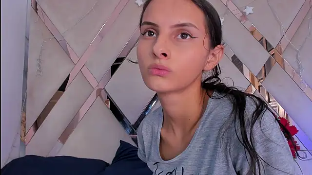 ninaht online show from January 5, 2026, 8:45 pm