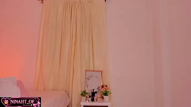 Snapshot of ninaht chatting on June 3, 2026, 9:08 pm ninaht online show from June 3, 2026, 9:08 pm