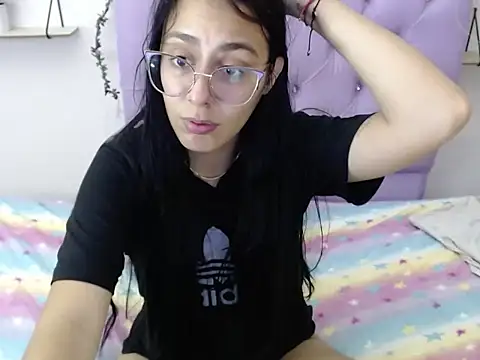 Snapshot of Freyja_01 chatting on November 26, 2025, 10:10 pm Freyja 01 online show from November 26, 2025, 10:10 pm