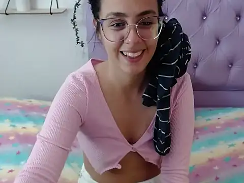 Snapshot of Freyja_01 chatting on November 16, 2025, 9:51 pm Freyja 01 online show from November 16, 2025, 9:51 pm