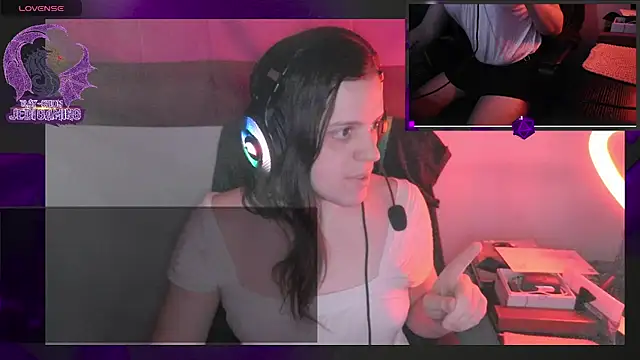 Snapshot of Rae-Suon chatting on March 3, 2025, 11:03 pm Rae-Suon online show from March 3, 2025, 11:03 pm